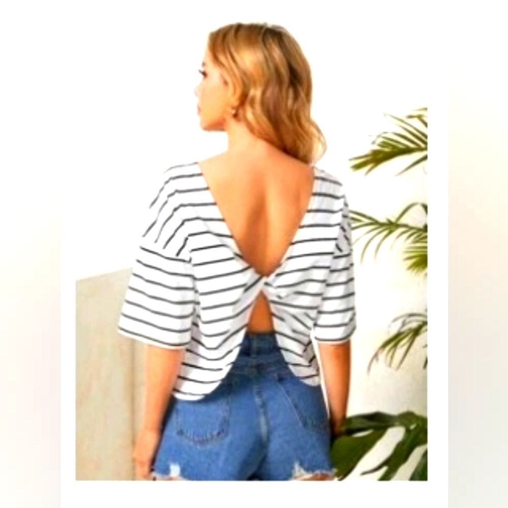 ❤️ Striped Twist Back Drop Shoulder Tee 💙